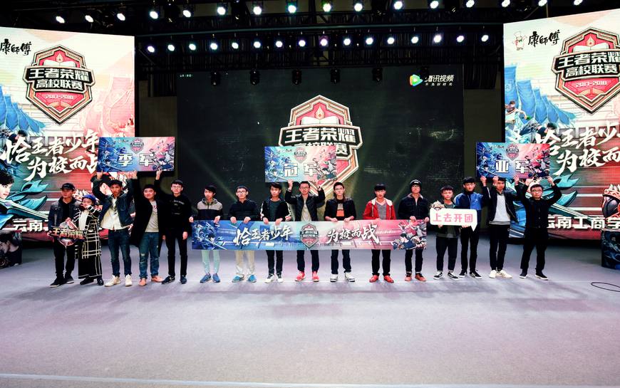 通过光影与 通过光影与